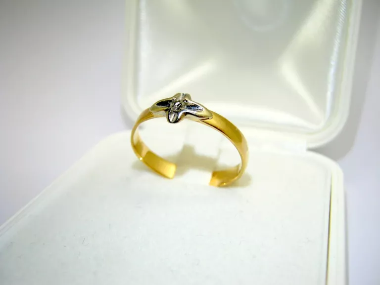 CUDOWNY PIERŚCIONEK Z BRYLANTEM PR 585 R18 2,13G