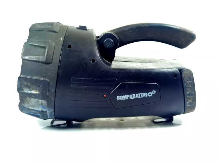 WIELOFUNKCYJNA LATARKA COMPARATOR