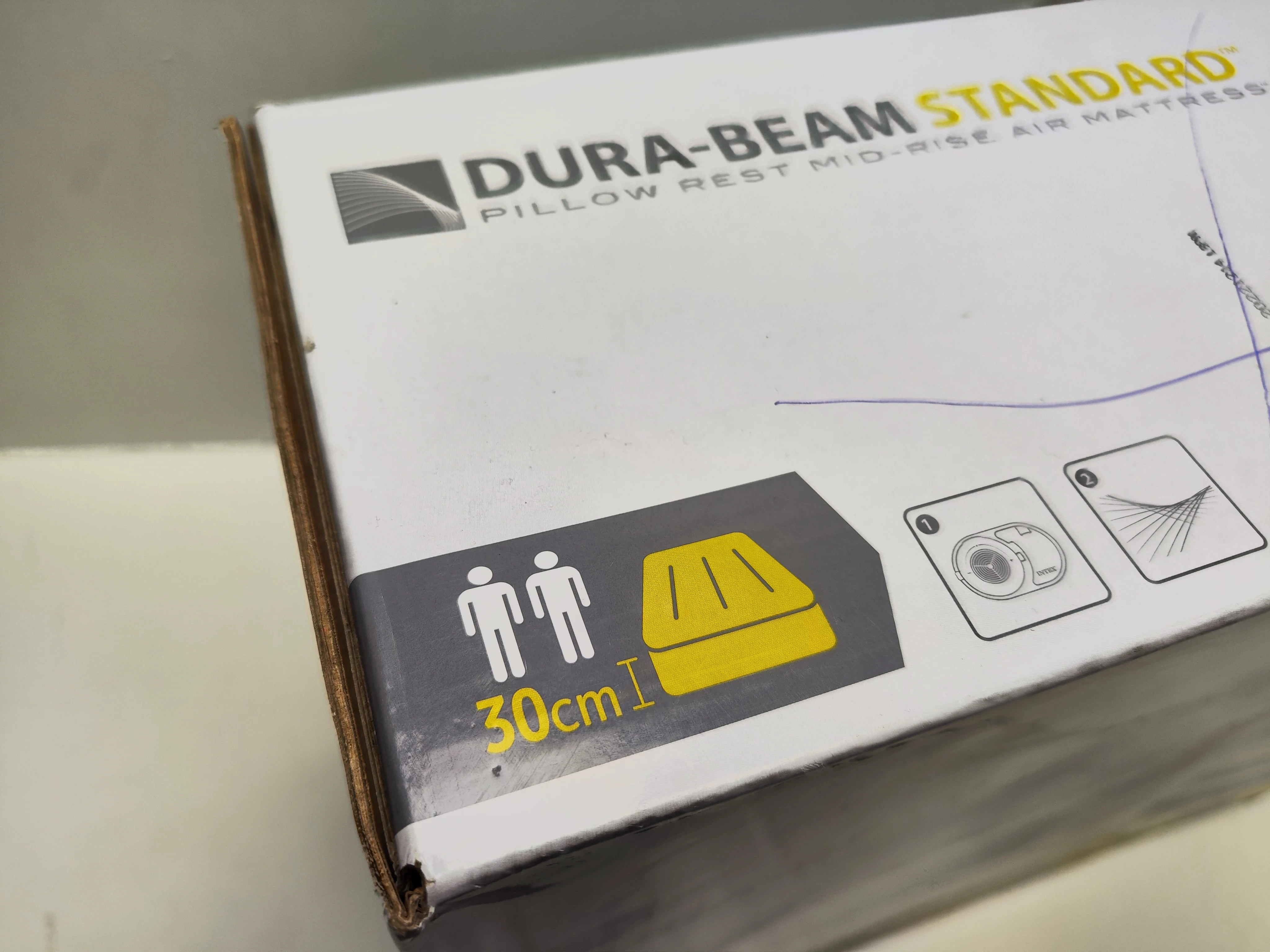 materac-dmuchany-welurowy-z-pompka-intex-lozko-kod-producenta-64414