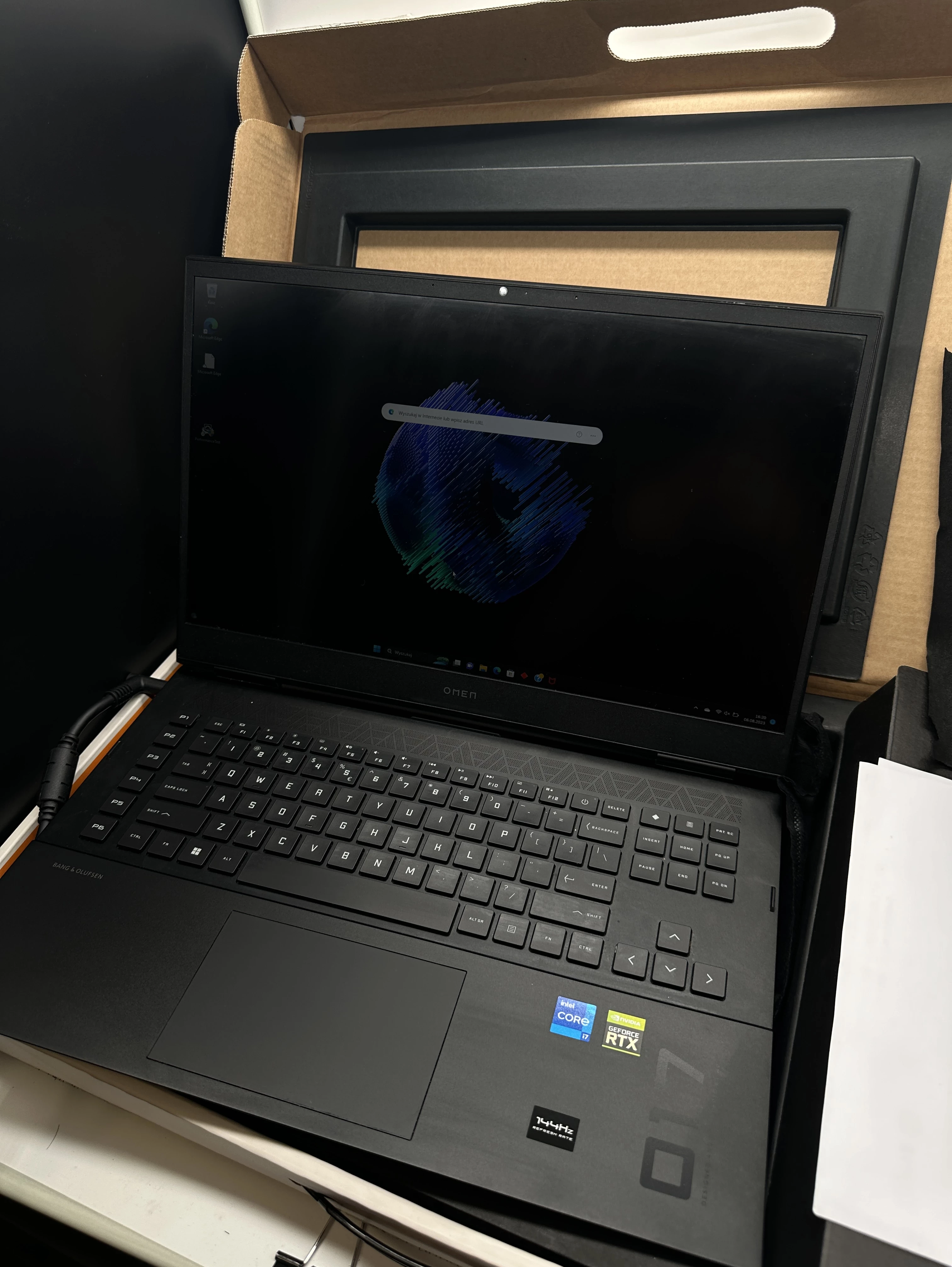 laptop-hp-omen-17-ck0323nw-i7-11800h-3060-6gb-kod-producenta-63w61ea