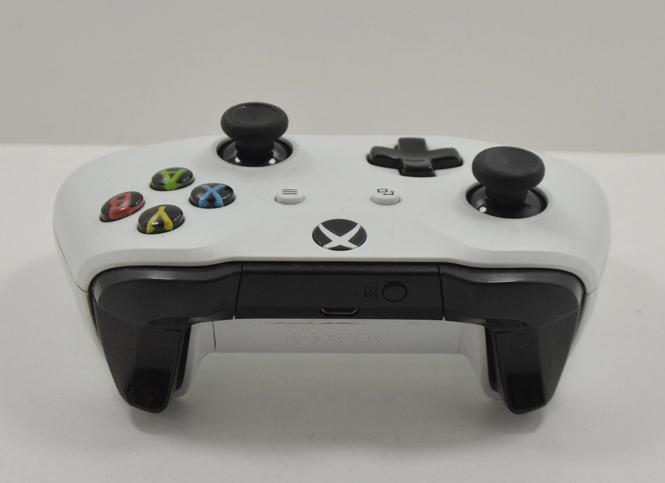 konsola-xbox-one-s-1tb-1681-pad-kable-product-id-ab033d0b-d59a-466b-a965-cefc4e1d91f0