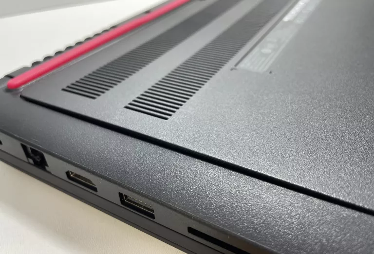 laptop-dell-inspiron-15-5000-gaming-p57f-przekatna-ekranu-156