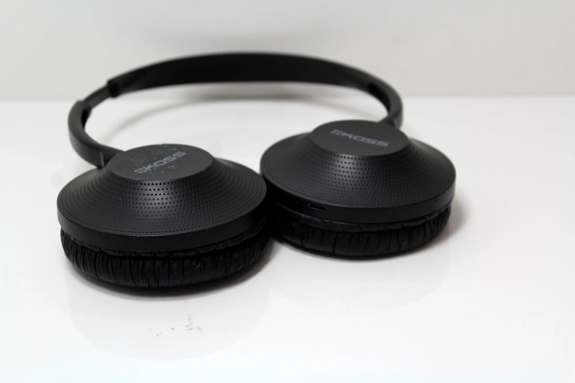 sluchawki-nauszne-bluetooth-koss-rodzaj-sluchawek-nauszne