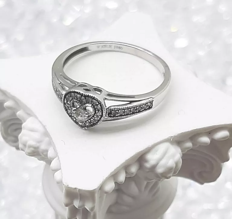 ZŁOTY PIERŚCIONEK Z BRYLANTAMI PR585 1,80G R13