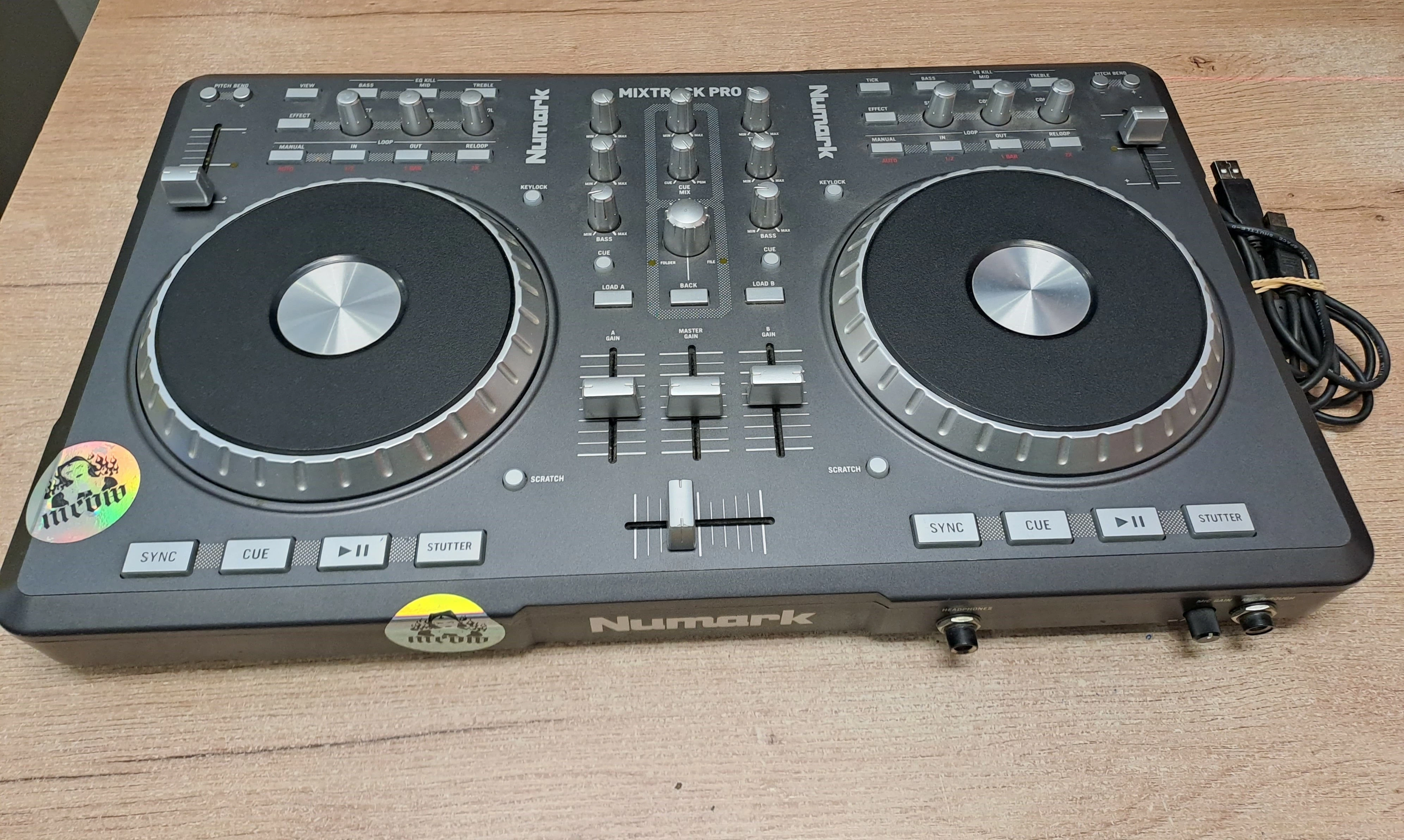 kontroler-dj-numark-mixtrack-pro-rynek-2-sj-olawa