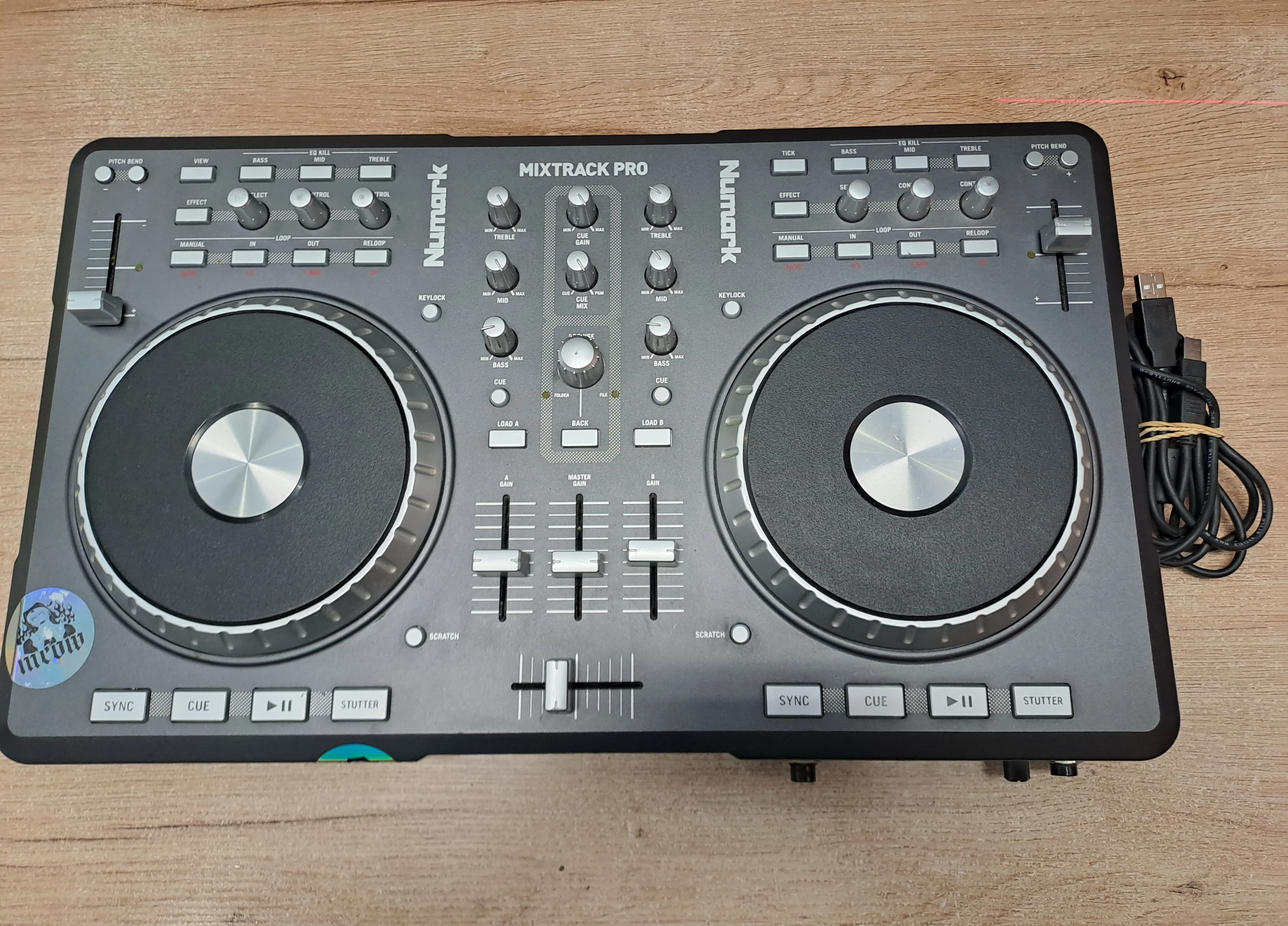 kontroler-dj-numark-mixtrack-pro-stan-uzywany