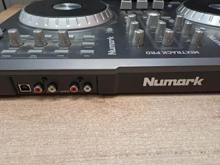 kontroler-dj-numark-mixtrack-pro-marka-numark