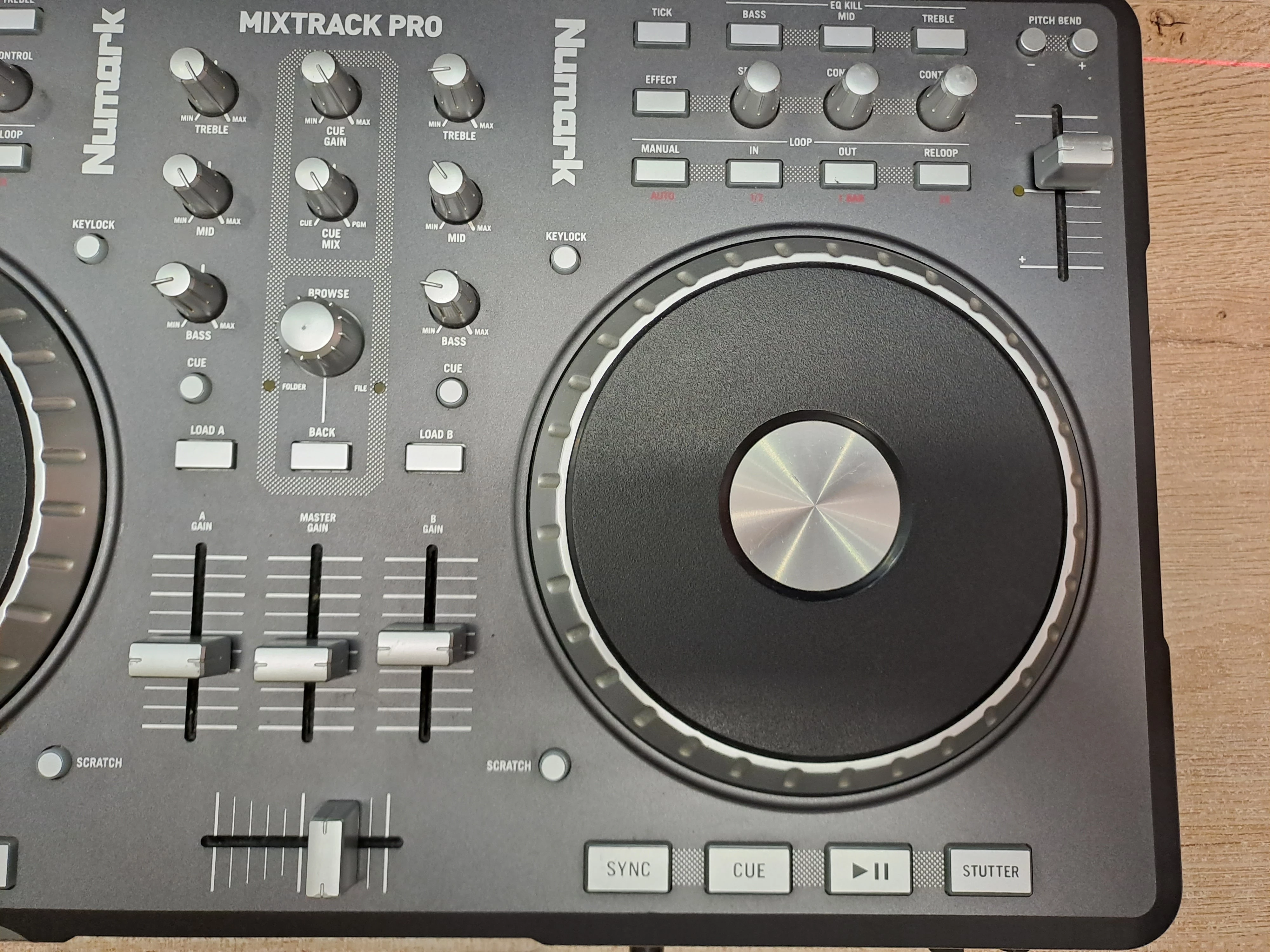 kontroler-dj-numark-mixtrack-pro-pasmo-przenoszenia-20