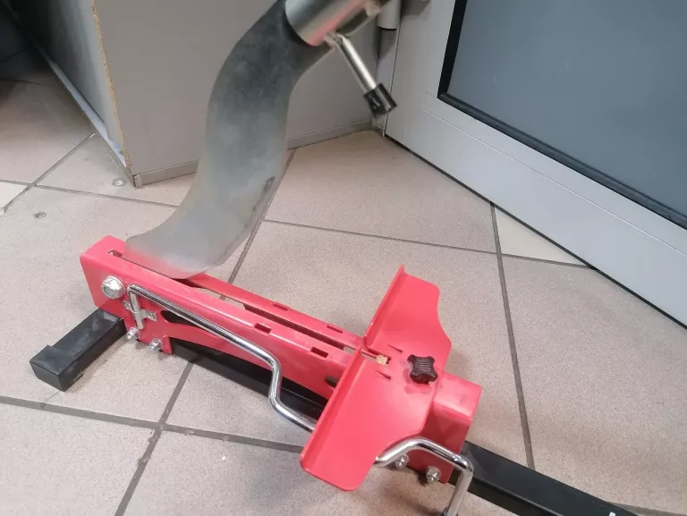 GILOTYNA DO CIĘCIA PANELI PODŁOGOWYCH LAMINOWANYCH