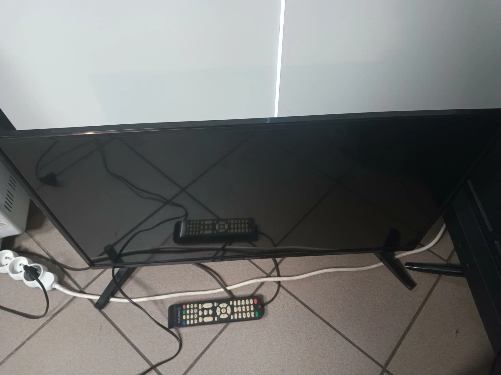 telewizor-led-manta-led320e10-32-hd-marka-manta