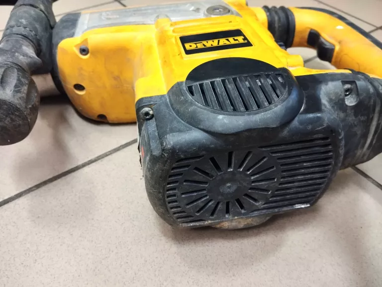 MŁOT UDAROWY DEWALT D25831