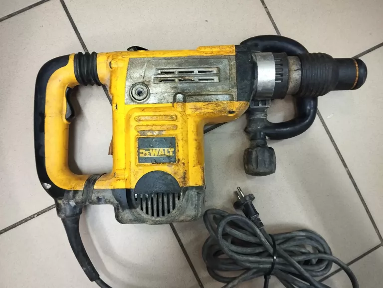 MŁOT UDAROWY DEWALT D25831