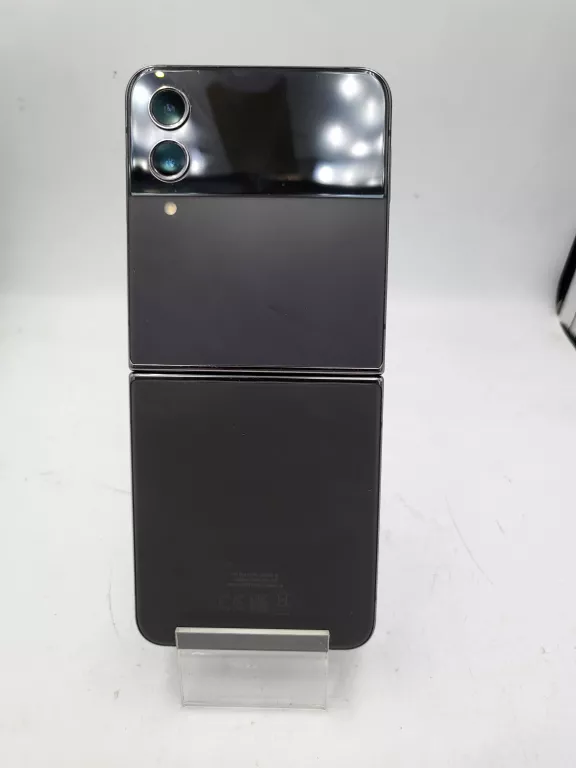 samsung-galaxy-z-flip-4-przekatna-ekranu-67