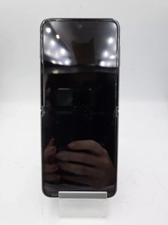 samsung-galaxy-z-flip-4-typ-smartfon