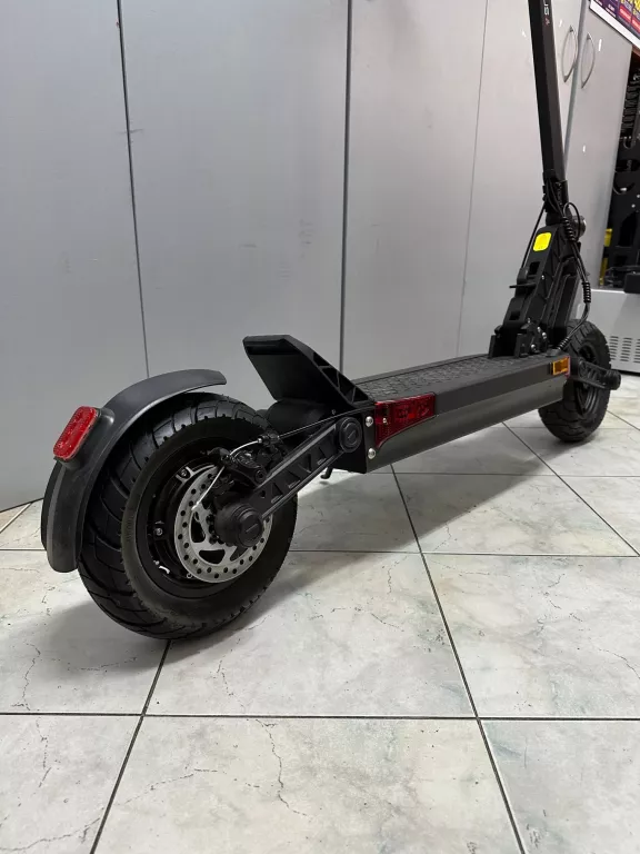 hulajnoga-elektryczna-motus-pro-10-igla-predkosc-maksymalna-20