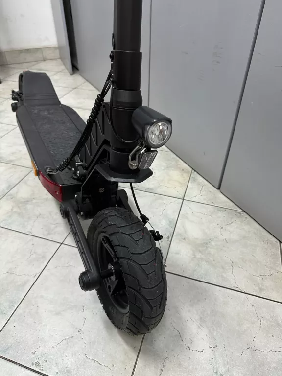 hulajnoga-elektryczna-motus-pro-10-igla-kolor-czarny