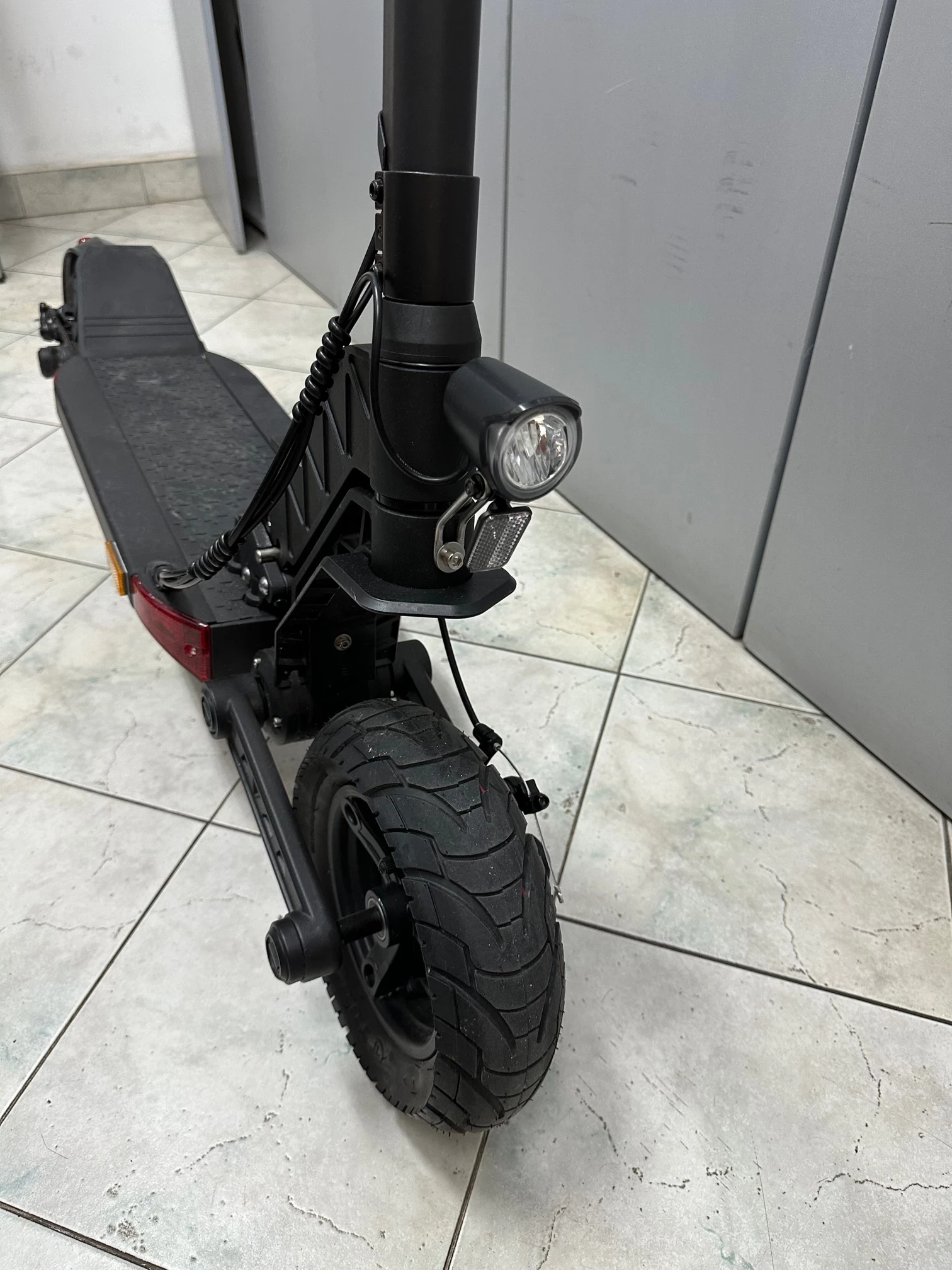 hulajnoga-elektryczna-motus-pro-10-igla-kolor-czarny