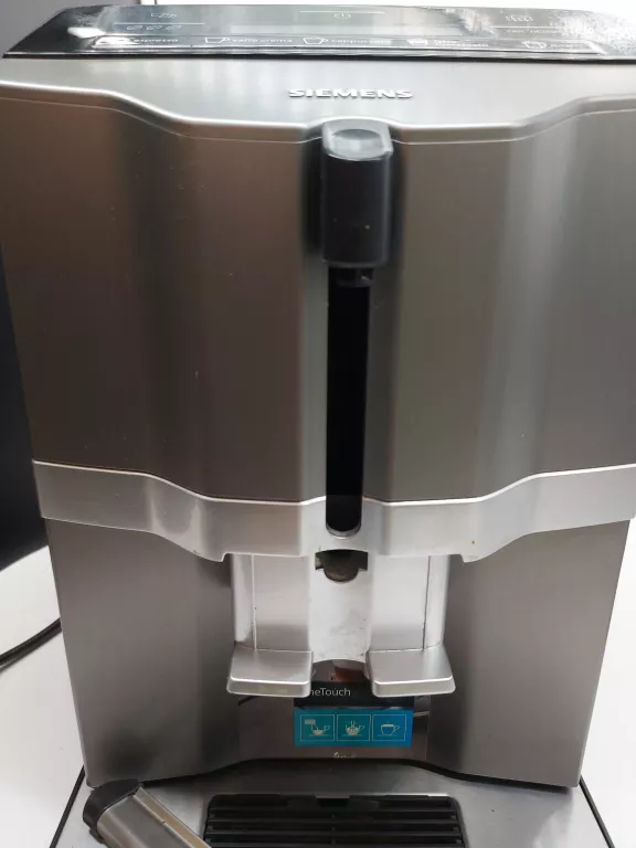 ekspres-siemens-eq-3-s300-kolor-dominujacy-srebrnyszary