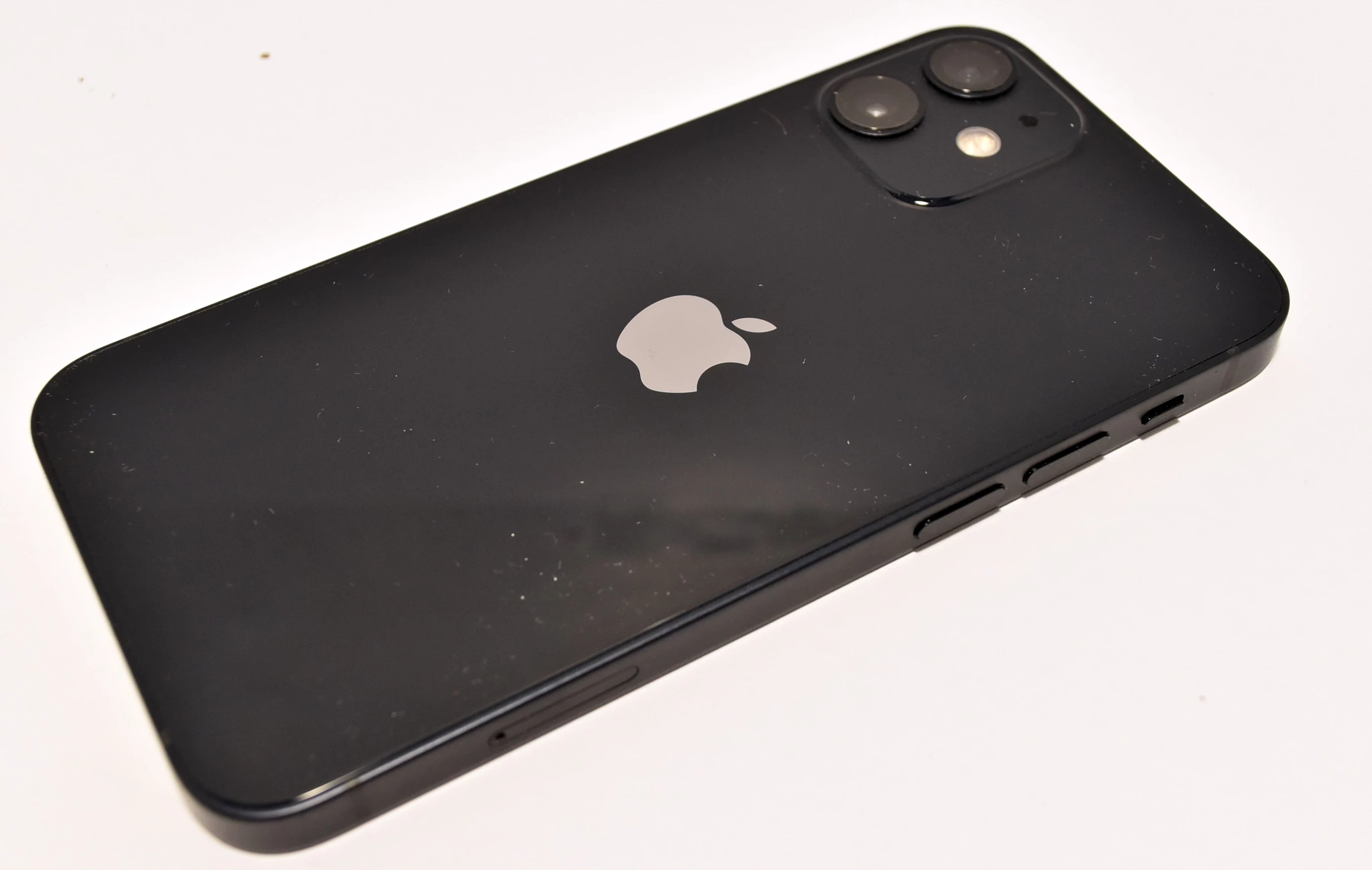 telefon-apple-iphone-12-mini-64gb-czarny-wbudowana-pamiec-64-gb