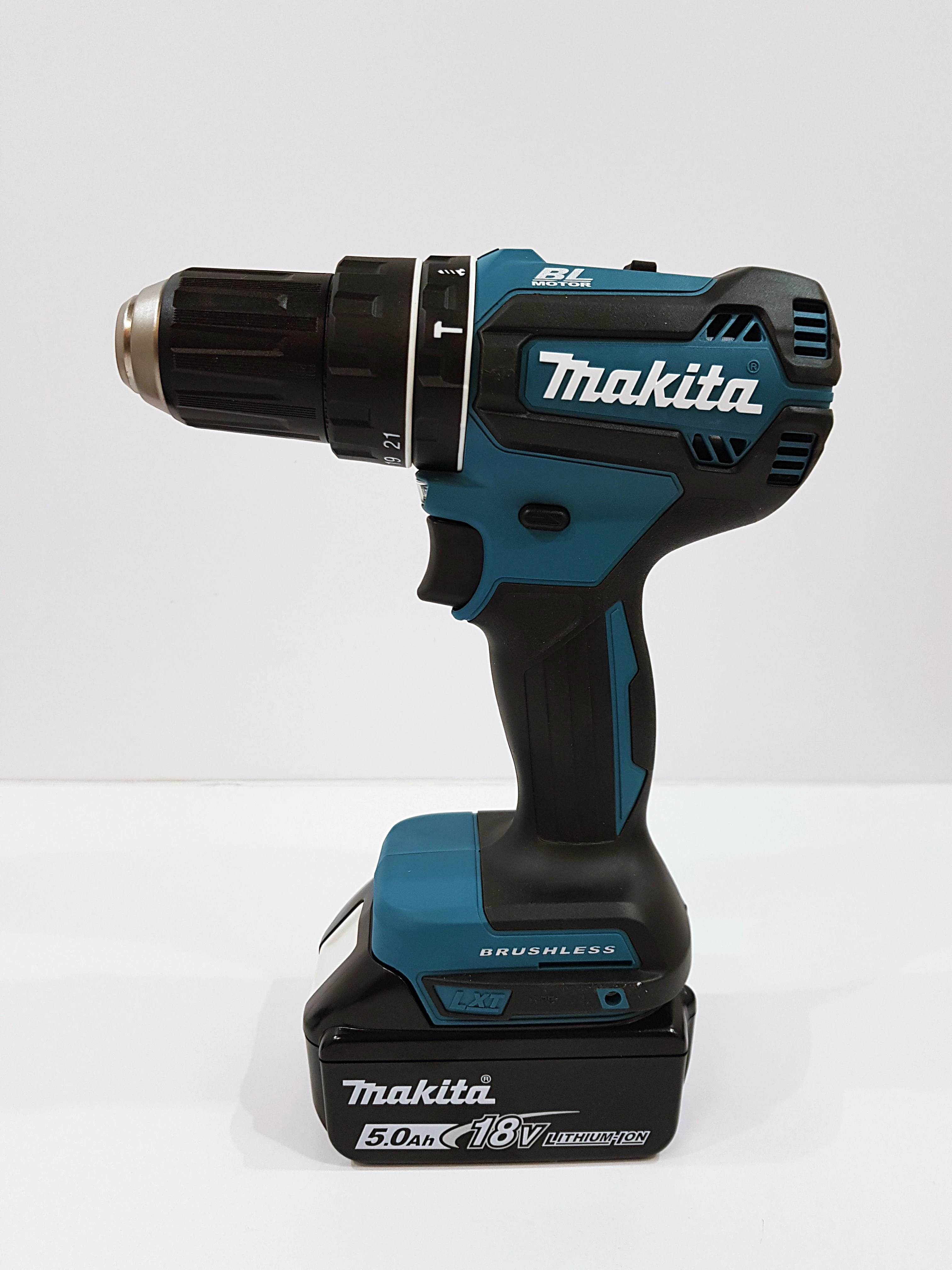 makita-wkretarka-dhp485-50ah-ladowarka-stan-powystawowy
