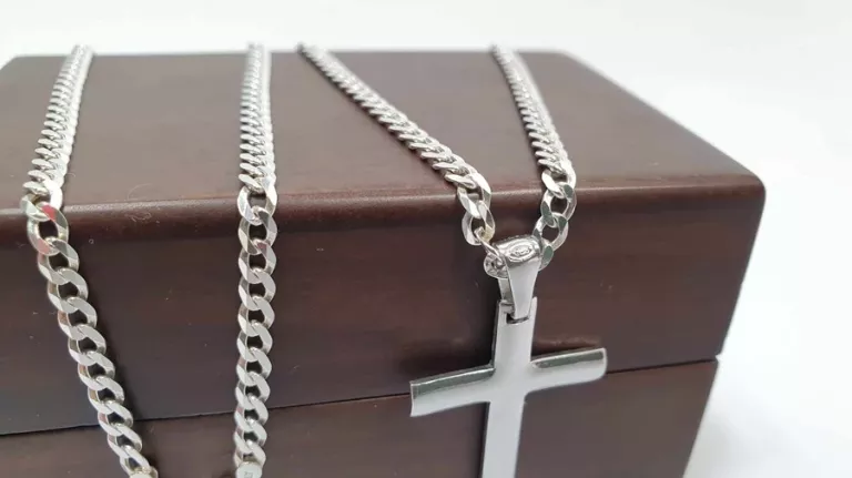 piekny-meski-lancuszek-z-krzyzem-925-55-cm-stan-uzywany
