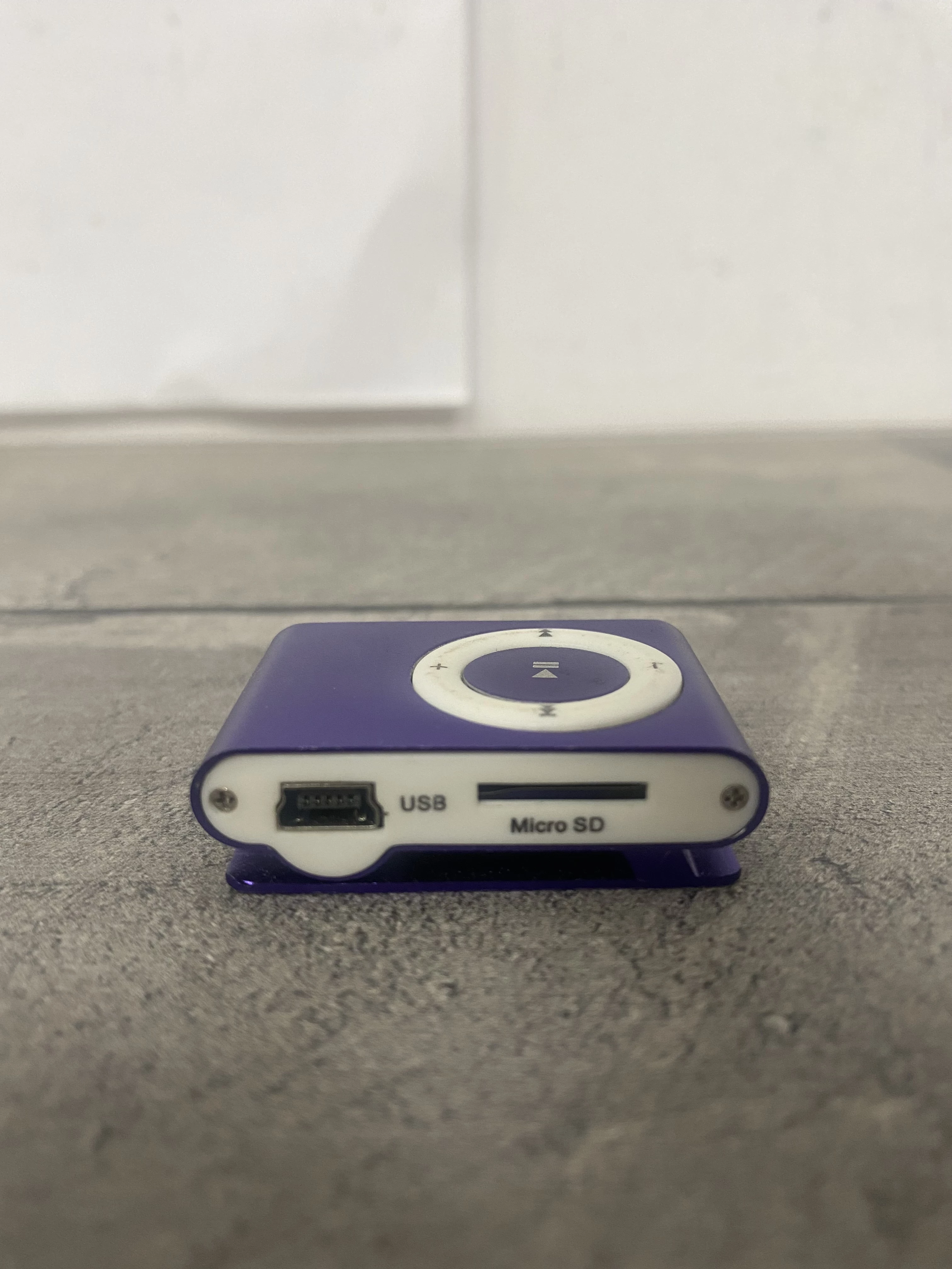 odtwarzacz-mp3-kolor-fioletowy