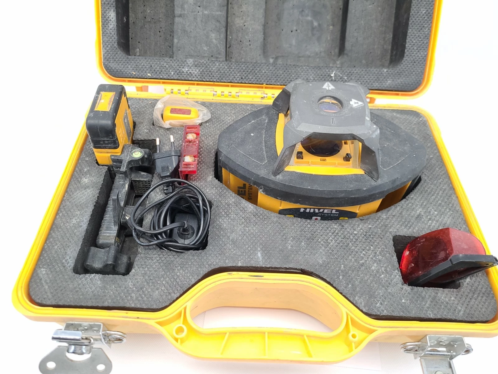 nivel-system-nl520-niwelator-laserowy-maksymalny-zasieg-pracy-500