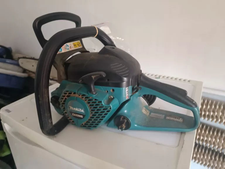 PIŁA SPALINOWA MAKITA EA3200S