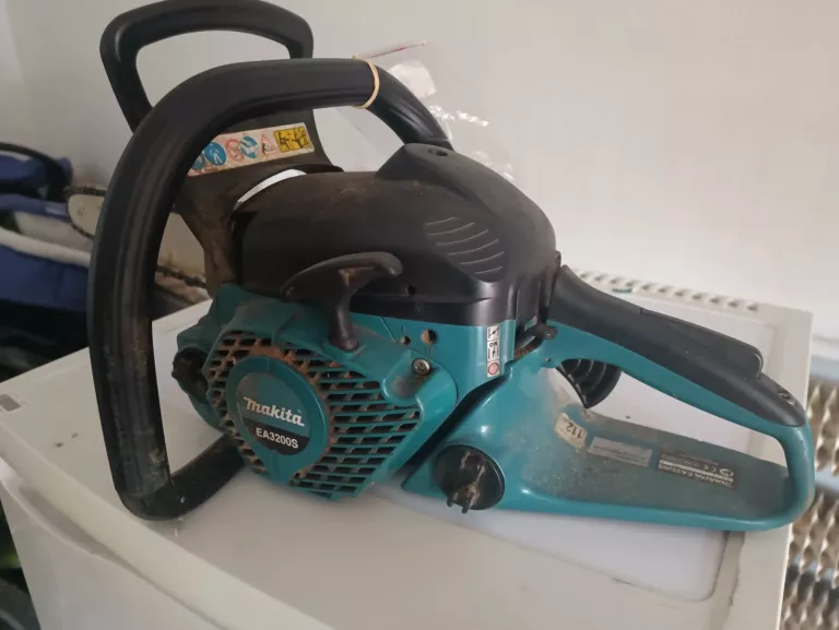 PIŁA SPALINOWA MAKITA EA3200S