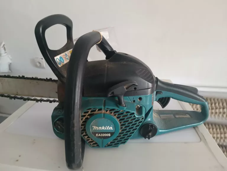 PIŁA SPALINOWA MAKITA EA3200S