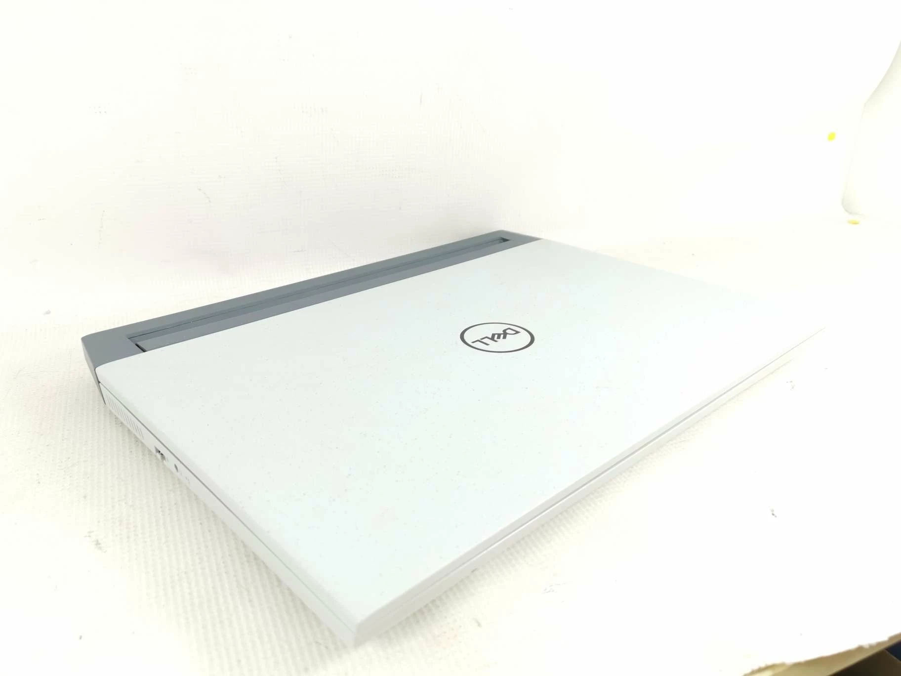 laptop-dell-inspiron-g15-5515-ryzen-5-16512-gb-kod-producenta-5515-0886