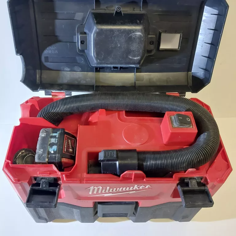 ODKURZACZ AKUMULATOROWY MILWAUKEE M18 VC-2 + AKU