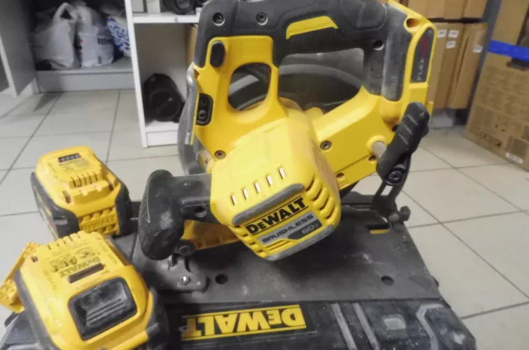 PILARKA TARCZOWA DEWALT DCS578 + 2 AKU 6AH
