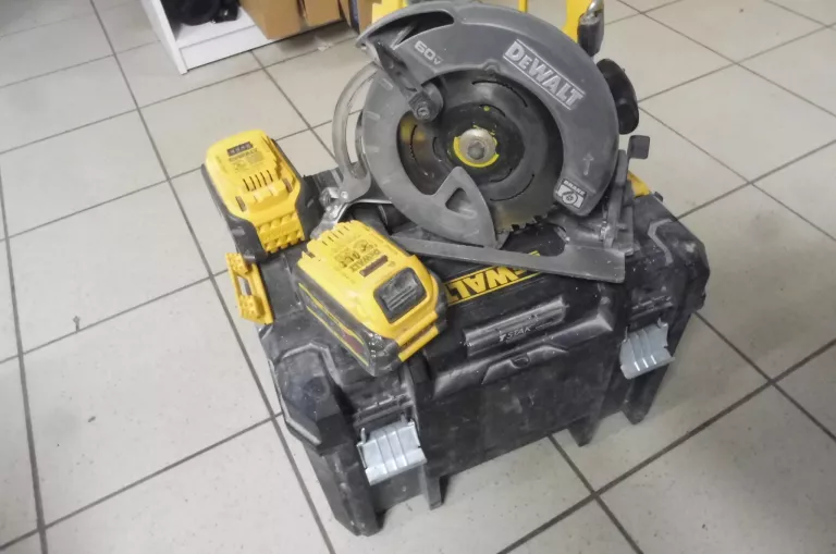 PILARKA TARCZOWA DEWALT DCS578 + 2 AKU 6AH