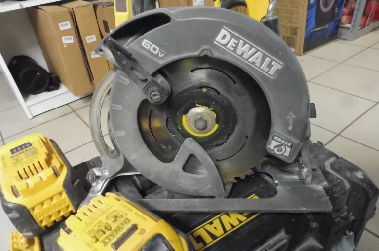 PILARKA TARCZOWA DEWALT DCS578 + 2 AKU 6AH