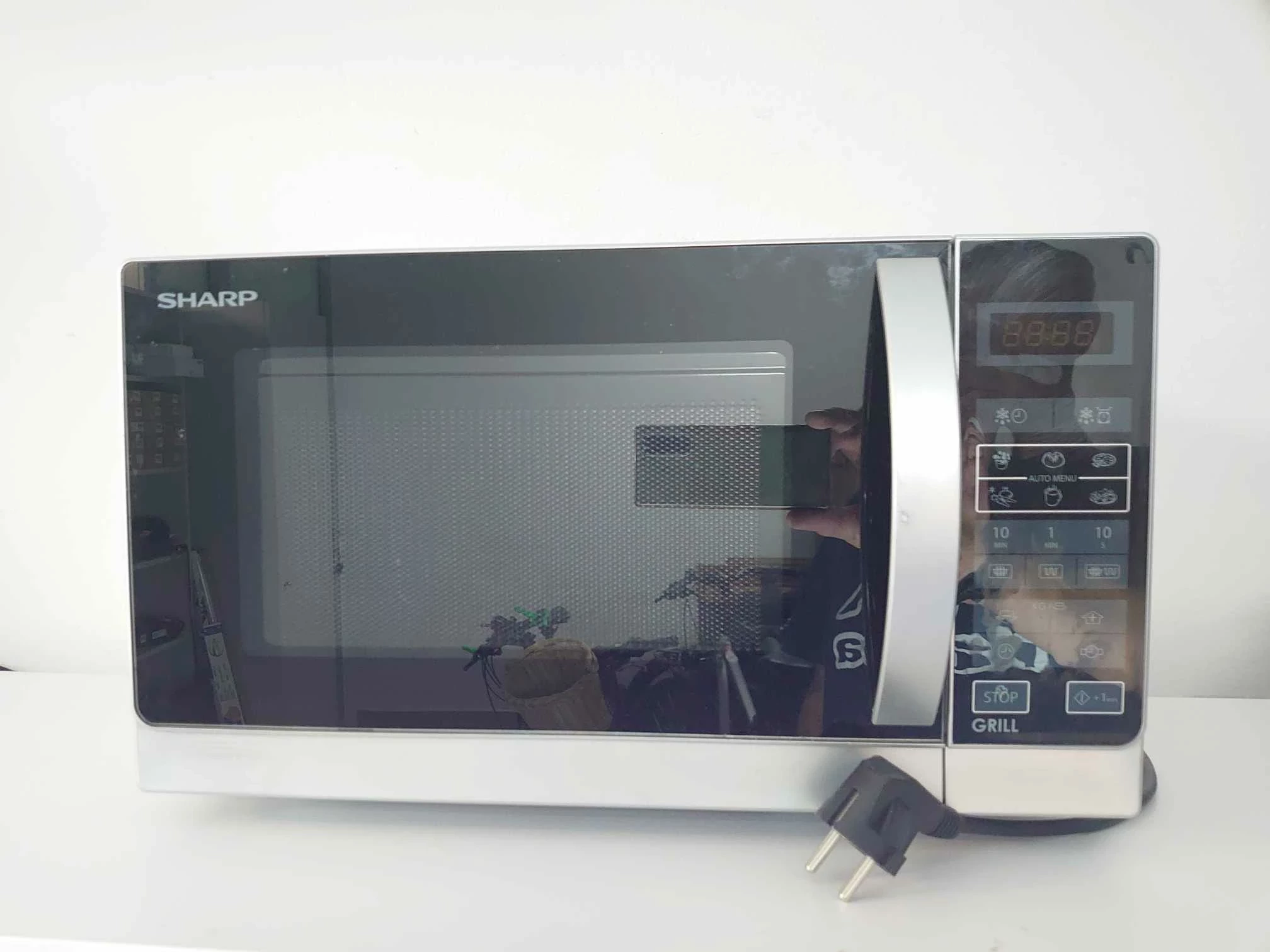 kuchenka-mikrofalowa-sharp-r-642ine-moc-mikrofal-800