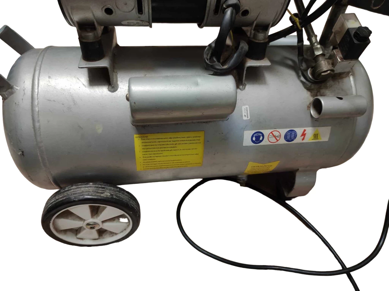 kompresor-bezolejowy-magnum-jwa-30-30l-8-bar-800w-przecena-stan-11323-2