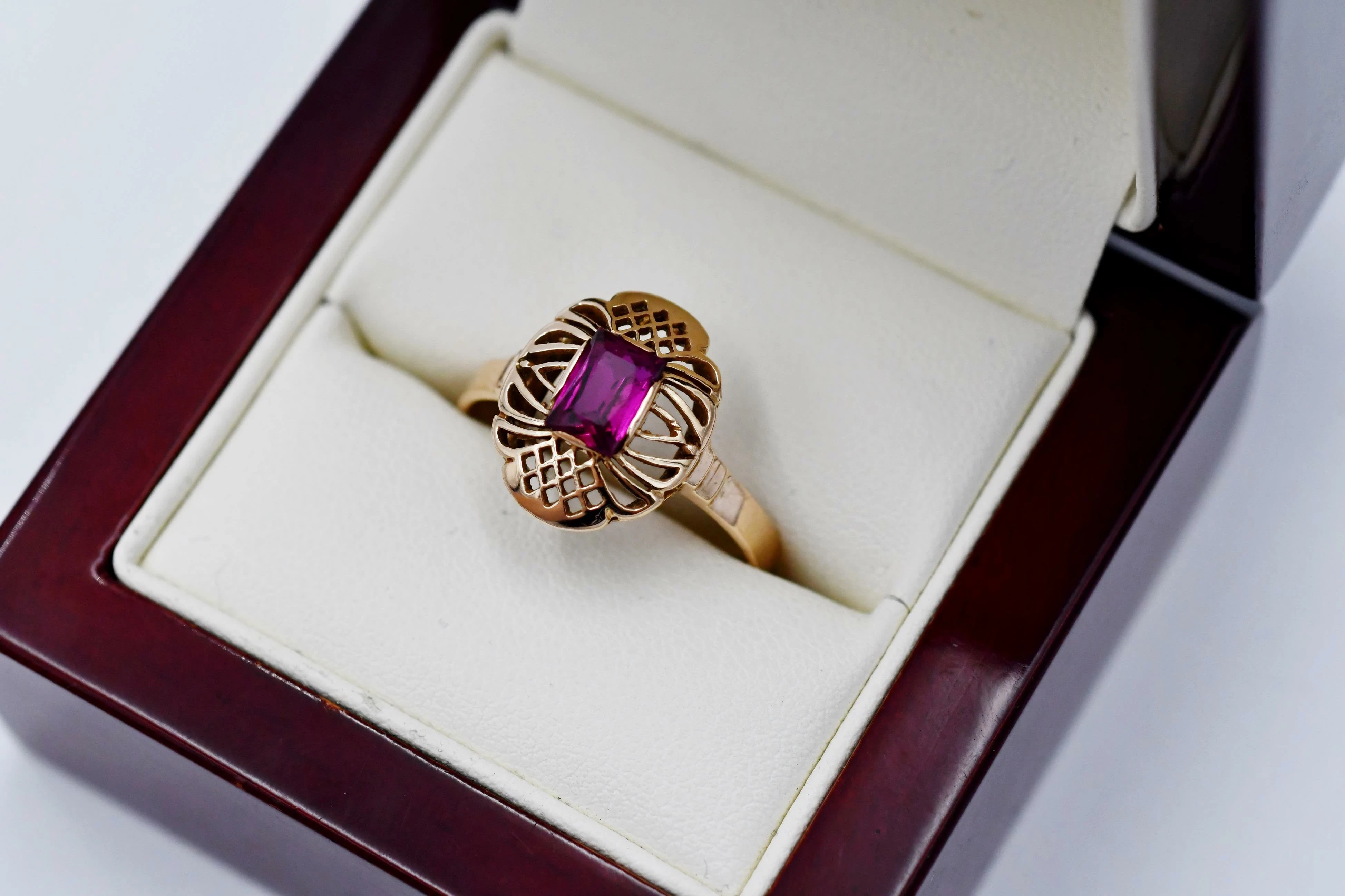 duzy-zloty-pierscionek-z-czerwonym-oczkiem-585-r2-stan-uzywany