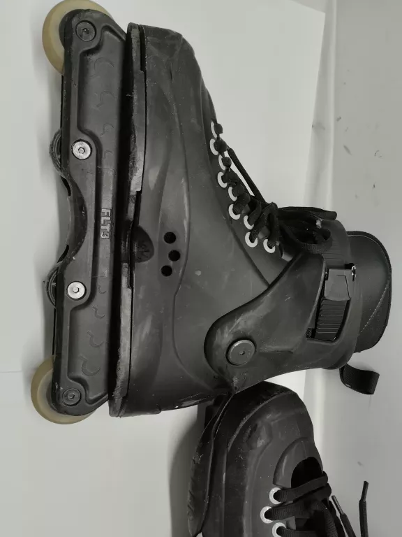 ROLKI WYCZYNOWE RAZORS CZARNE (ROZ.42)