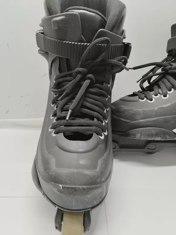 ROLKI WYCZYNOWE RAZORS CZARNE (ROZ.42)