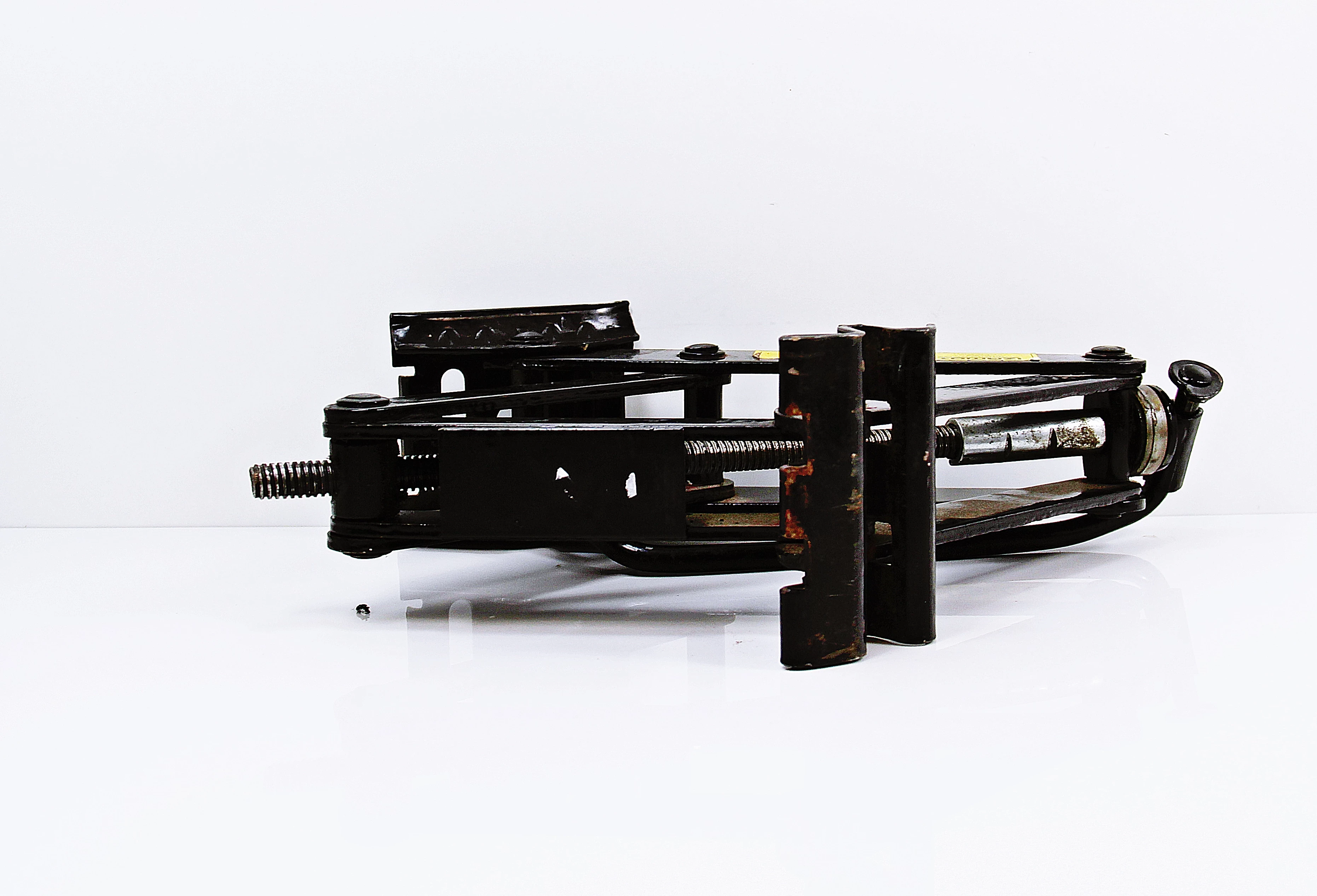 lewarek-podnosnik-uniwersalny-zm-izamot-600-product-id