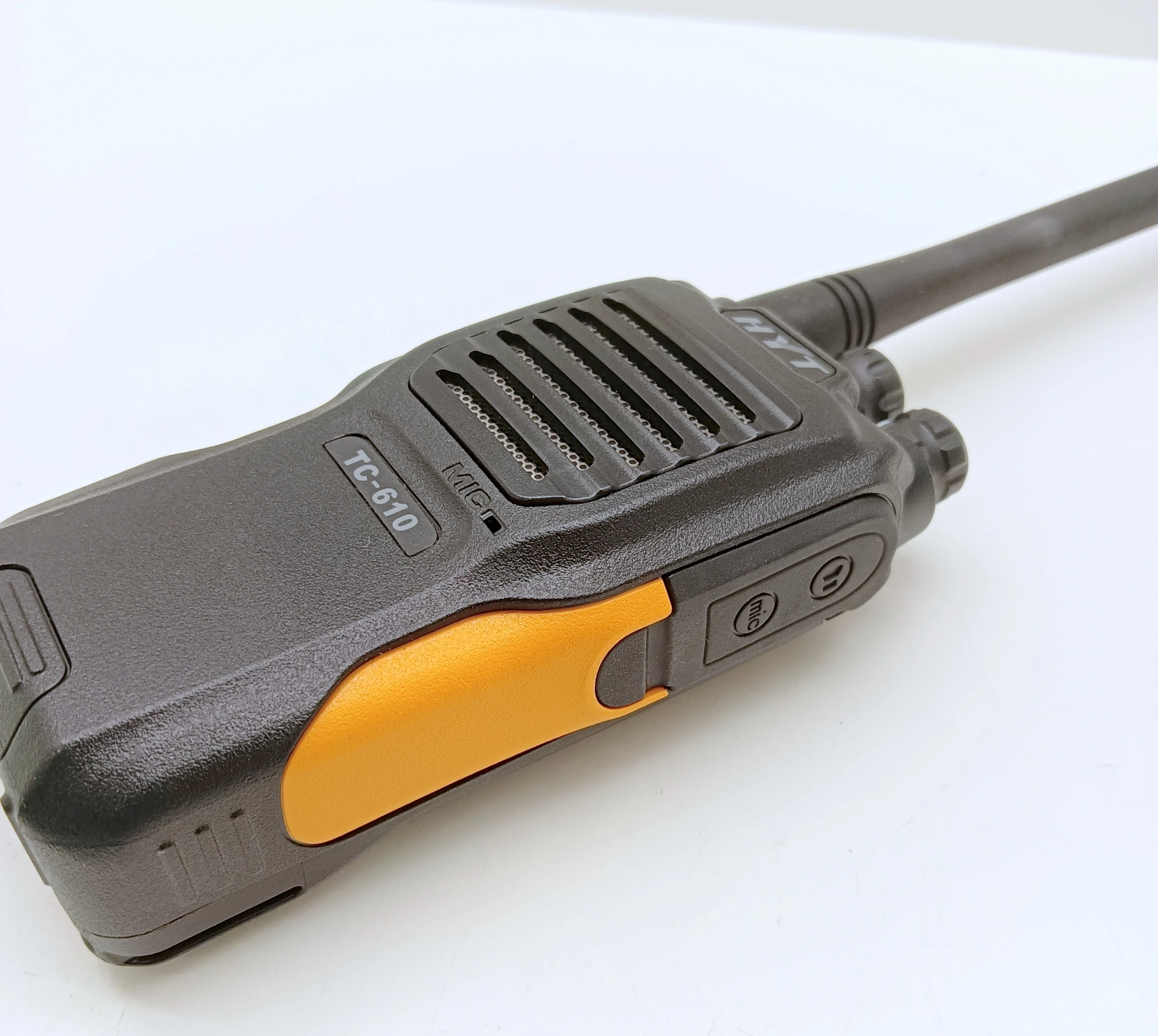 krotkofalowki-radiotelefon-hyt-tc-610610p-marka-hyt