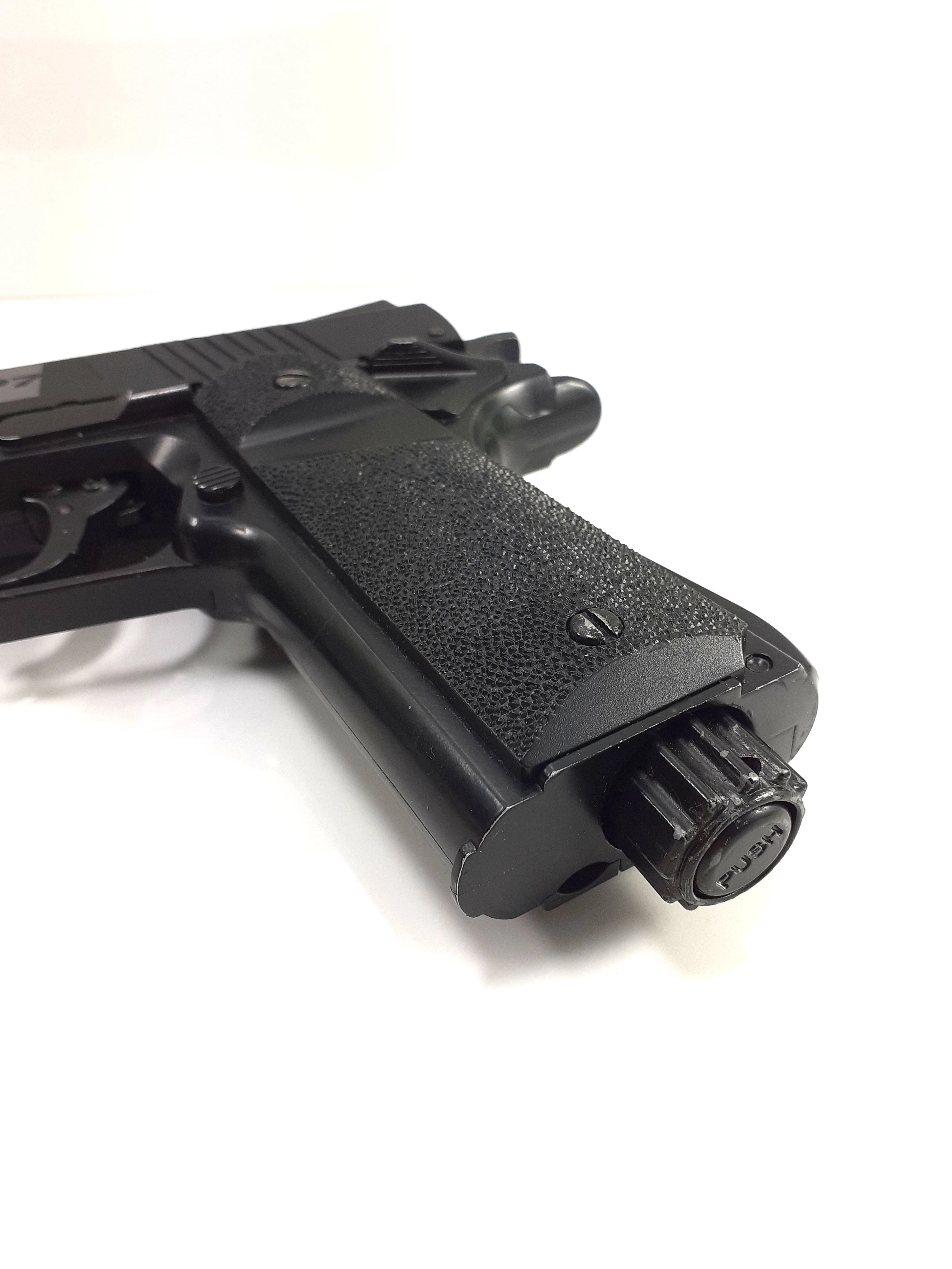 pistolet-co2-ram-crosman-stronghold-p7-marka-crosman