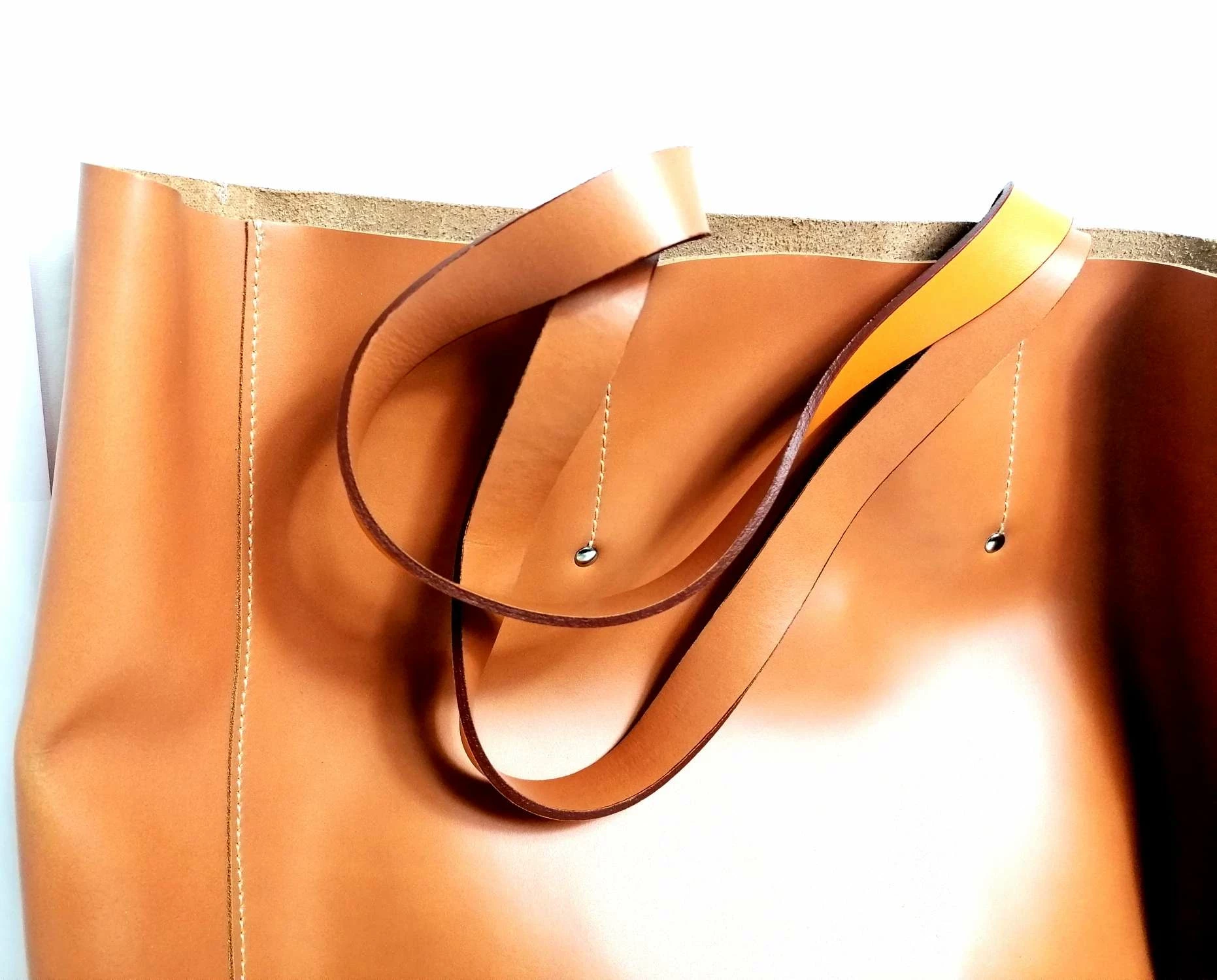 torebka-damska-prima-moda-skora-naturalna-jak-nowa-material-dominujacy-skora-naturalna