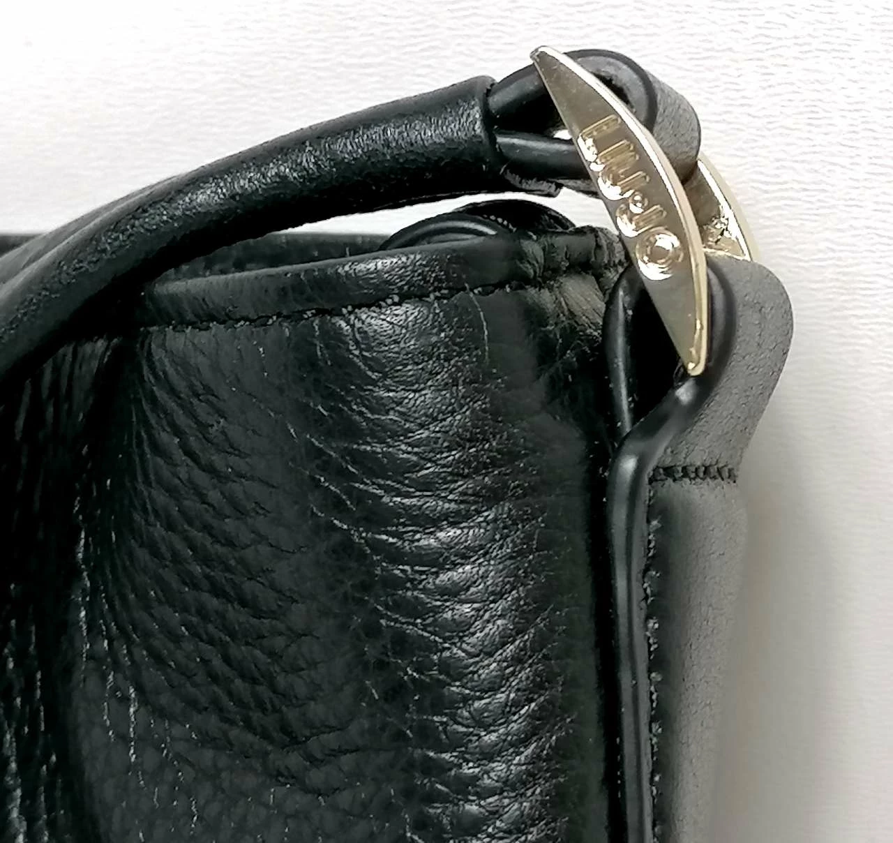 torebka-czarna-skora-naturalna-liu-jo-jak-nowa-wielkosc-duza-mieszczaca-a4