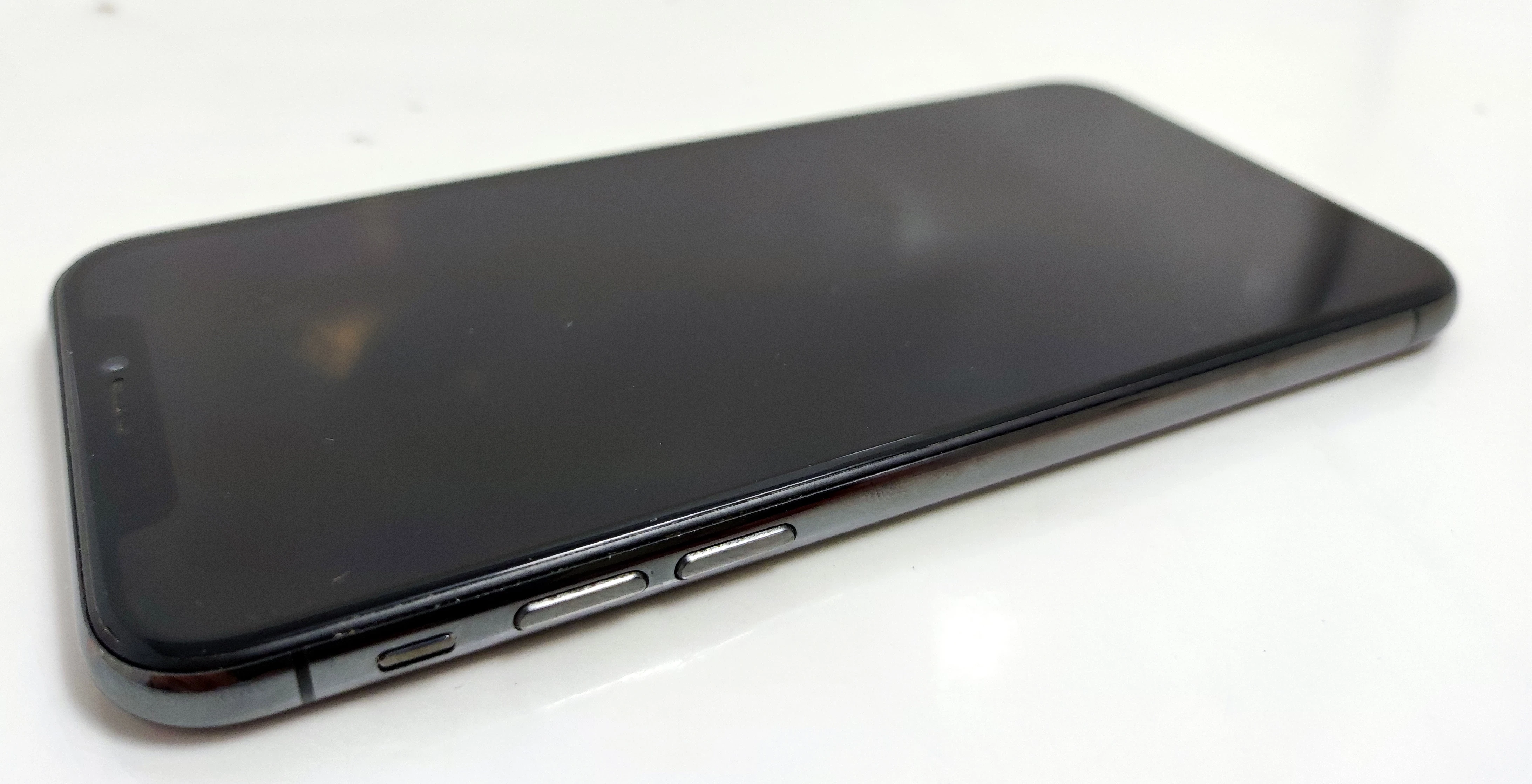 telefon-apple-iphone-x-space-grey-256-gb-79-bat-wbudowana-pamiec-256-gb