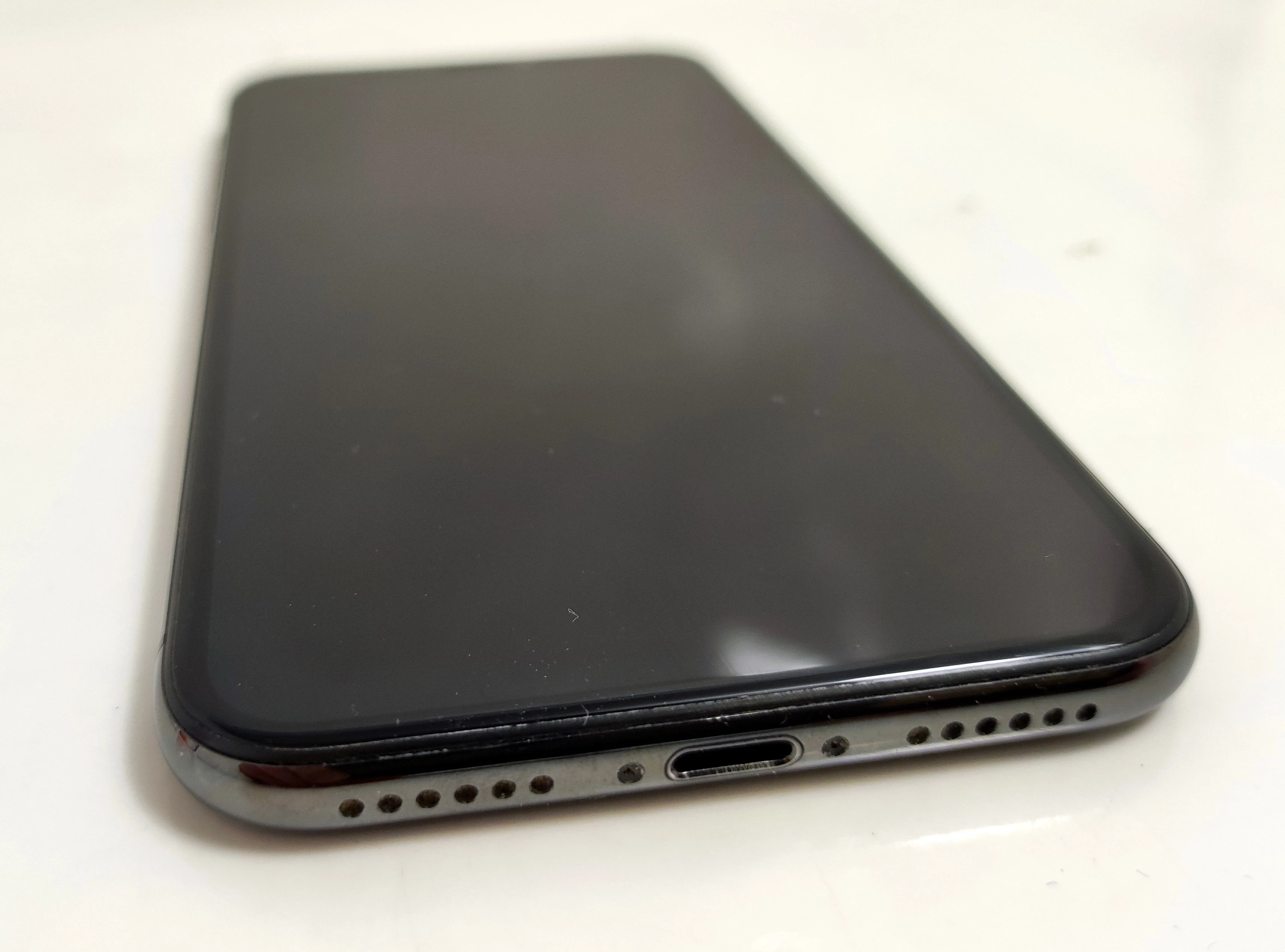 telefon-apple-iphone-x-space-grey-256-gb-79-bat-ean-gtin-0190198453129