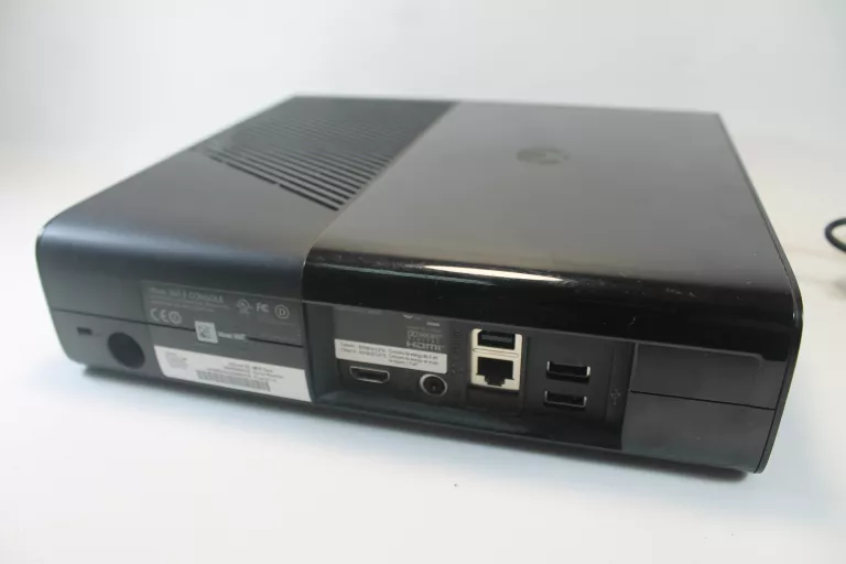 konsola-xbox-360-model-1538-sn004220650108-liczba-kontrolerow-w-zestawie-brak