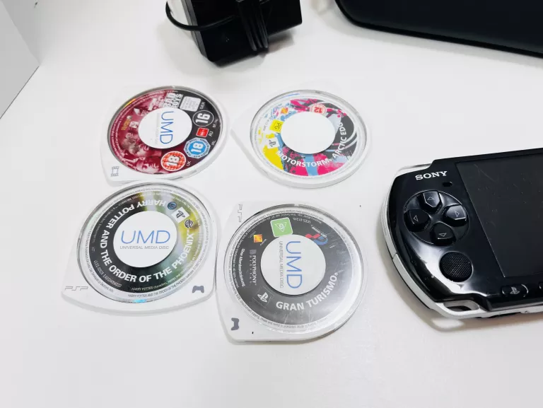 KONSOLA PSP 3003 + GRY