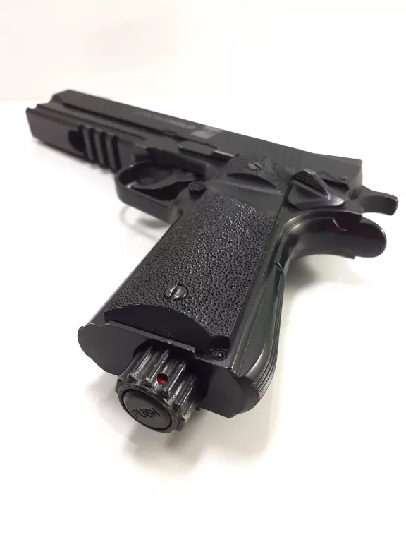 pistolet-co2-ram-crosman-stronghold-p7-kod-producenta-17-shp7